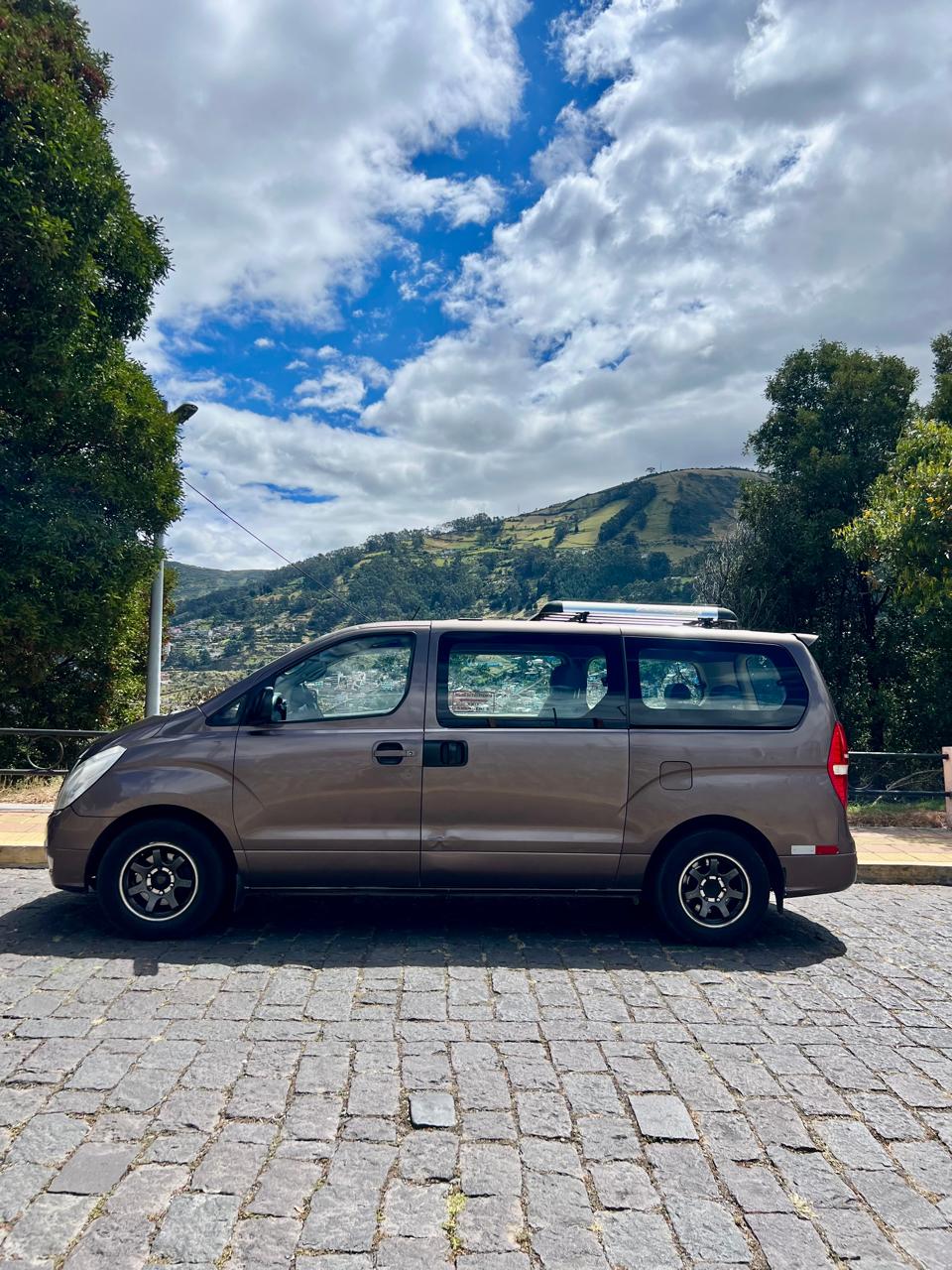 Private expedition vehicle for a small group in Ecuador
