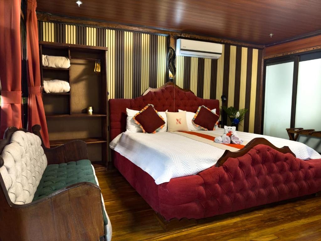 Hotel Heliconias Nature Inn & Hot Springs — Deluxe Treehouse with Bathtub