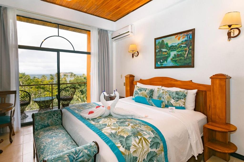 Hotel San Bada Resort & Spa — Deluxe Room, Partial Ocean View (king)