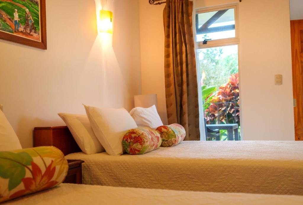 Hotel Eco Arenal — Standard Quadruple Room