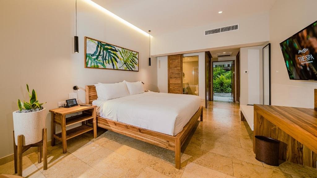 Tabacón Thermal Resort & Spa — Orchid King Room