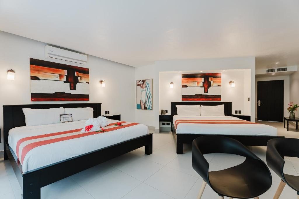 Shana by the Beach Manuel Antonio — Junior Suite (2 queen beds)