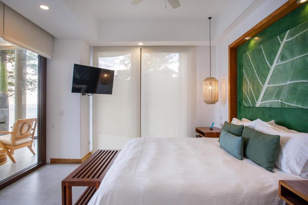 Arenas del Mar Beachfront & Rainforest Resort (Cayuga Collection) — Superior Room Ocean View