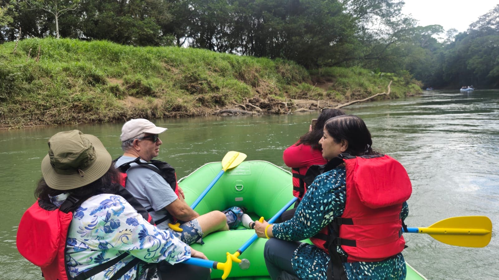 Children enjoying the Peñas Blancas safari float in Arenal